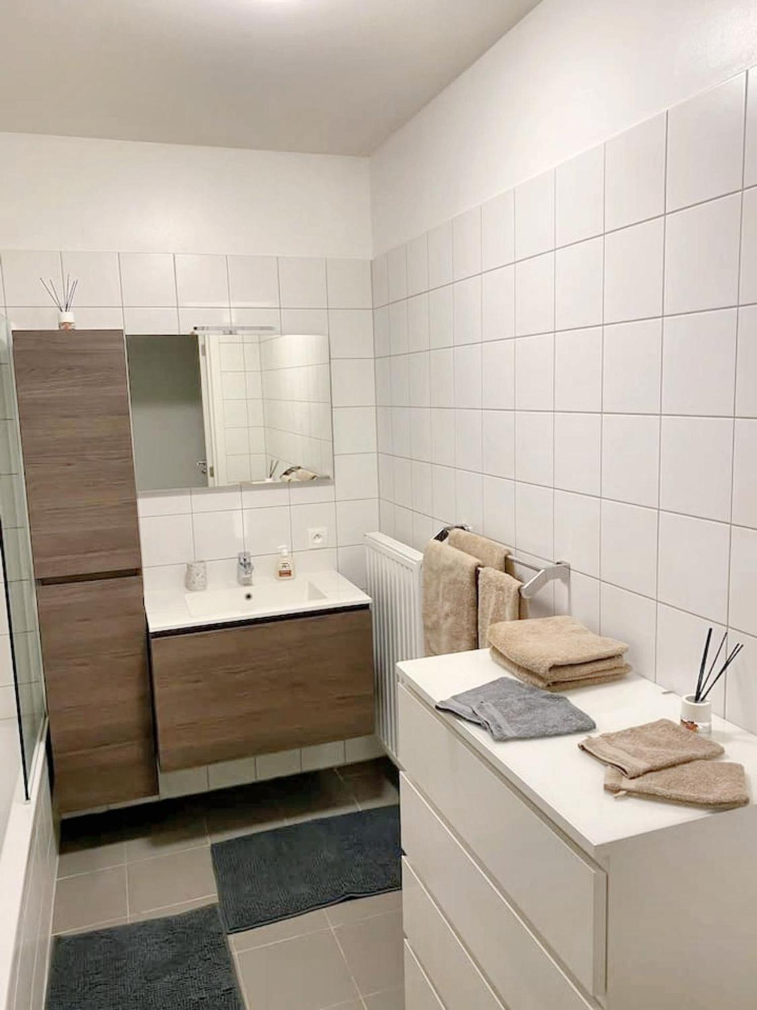 Modern Apartment In Cureghem Anderlecht 134 M² + Terrace Bruselas Exterior foto