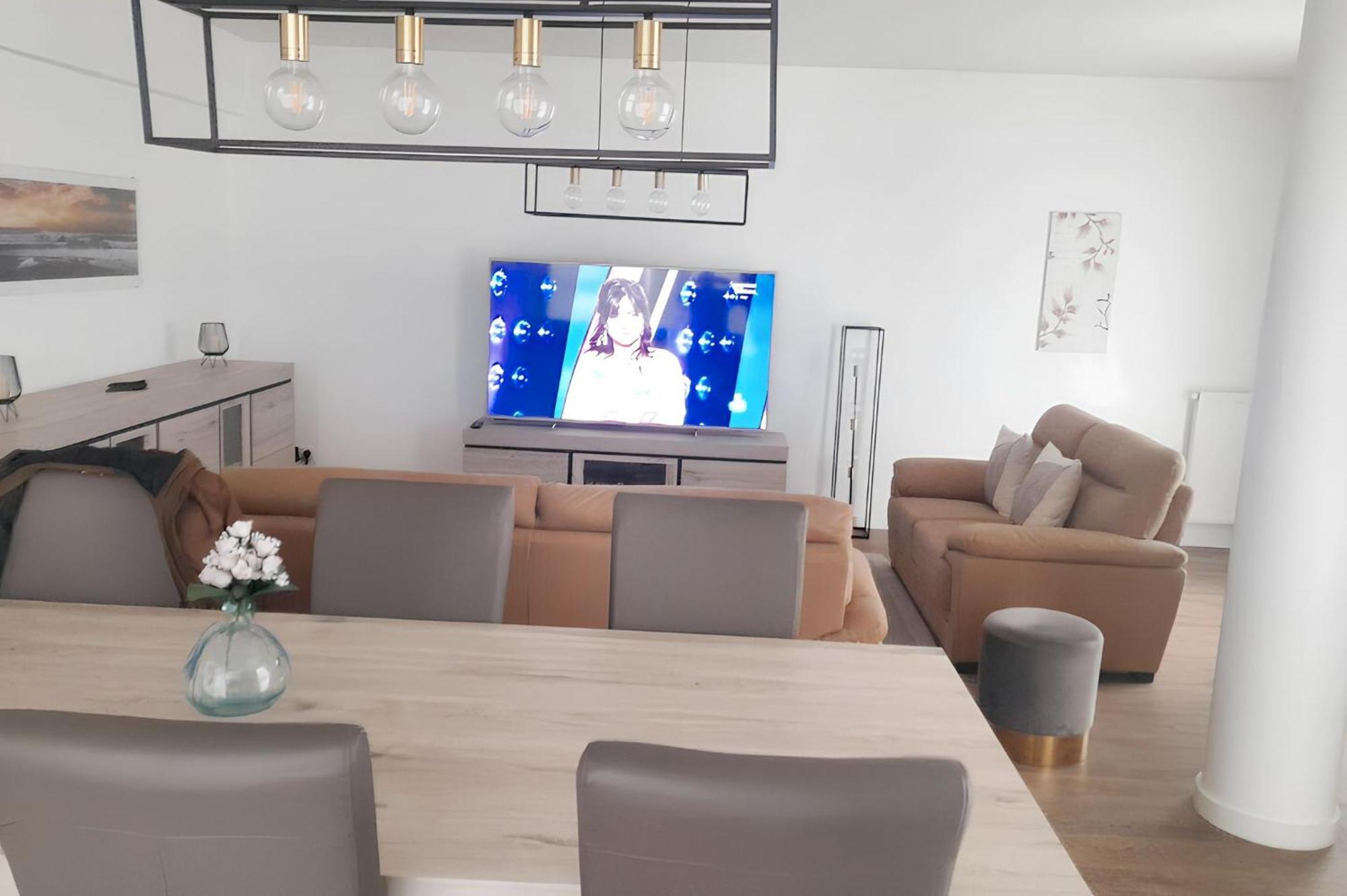 Modern Apartment In Cureghem Anderlecht 134 M² + Terrace Bruselas Exterior foto